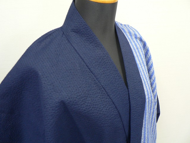 肩でハギのない和装の日本製作務衣