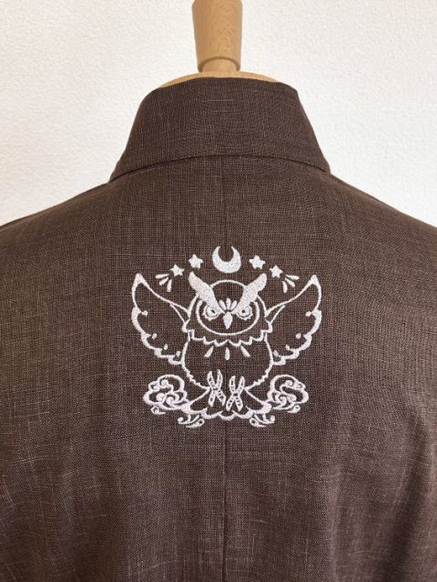 【ロゴ刺繍/背中上部】