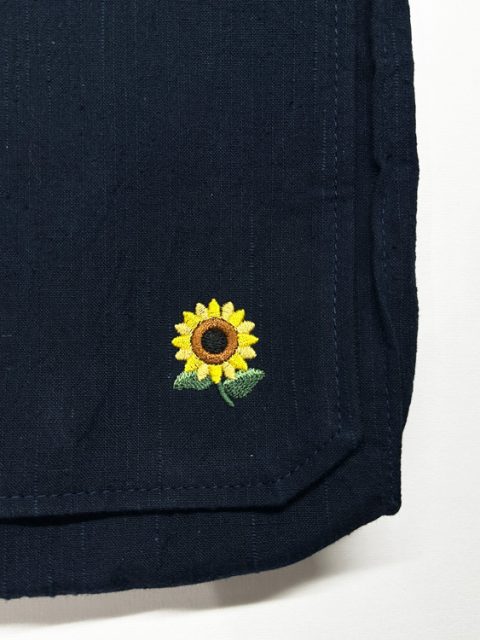 紺碧に咲くひまわり