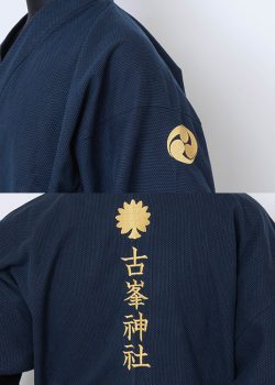 【ロゴ・文字・家紋刺繍 / 背中・両袖・右衿裾】