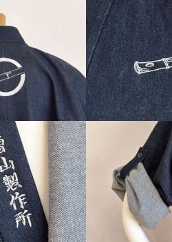 【ロゴ刺繍/背面上部・左胸】【文字刺繡/右衿裾】