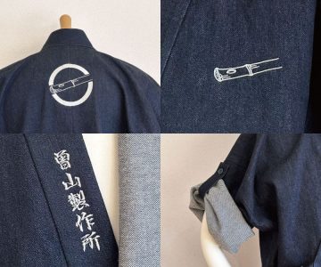 【ロゴ刺繍/背面上部・左胸】【文字刺繡/右衿裾】