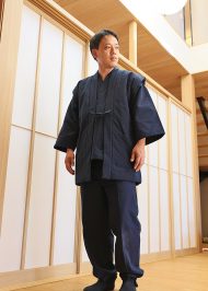 2043 手紡ぎ風・遠州織袖無し綿入袢天 No.1 濃紺