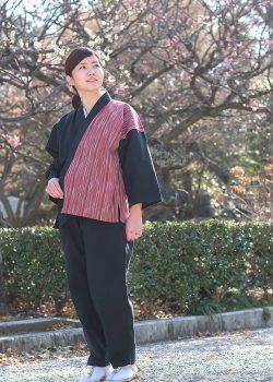 8045 女性たて絣デザイン作務衣 No.8 エンジ