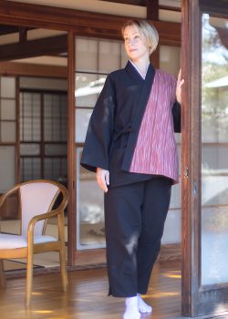 8045 女性たて絣デザイン作務衣 No.8 エンジ