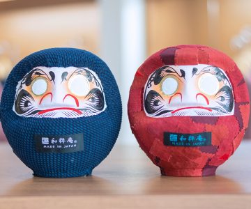 だるまはなぜ赤い？<br>縁起物・だるまの歴史と高崎だるま発祥の物語