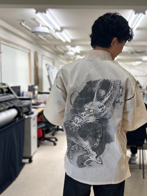7010 水墨画甚平  ベージュ／龍  L