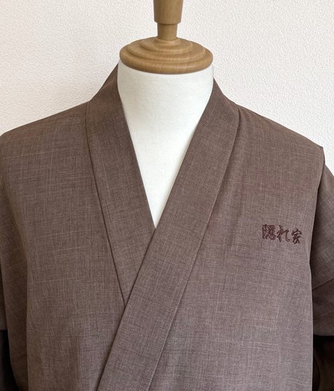 同系色でさりげなく彩る刺繍