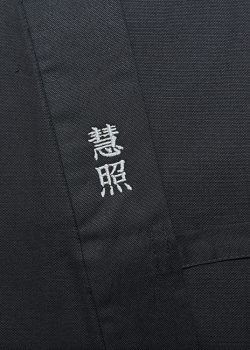 洗練された「黒×銀」