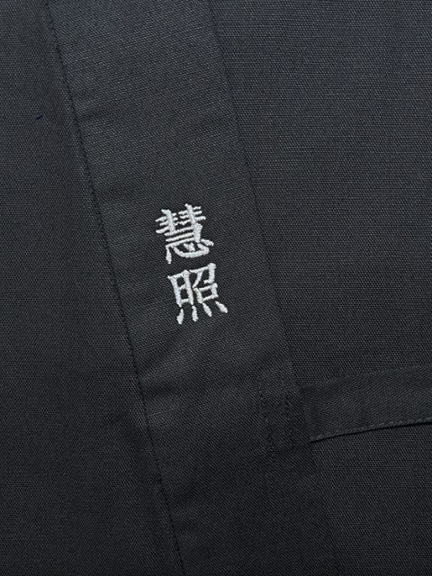 洗練された「黒×銀」