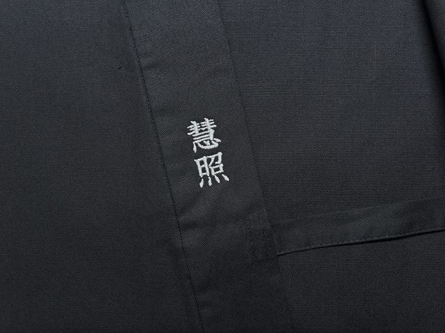 洗練された「黒×銀」