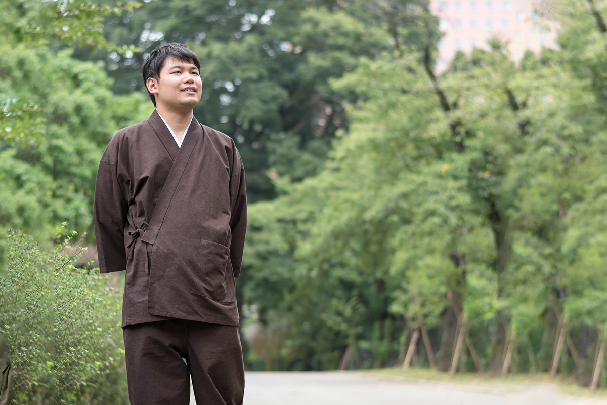 手紡ぎ風・遠州織作務衣 No.65 茶 | 作務衣・甚平通販 和粋庵