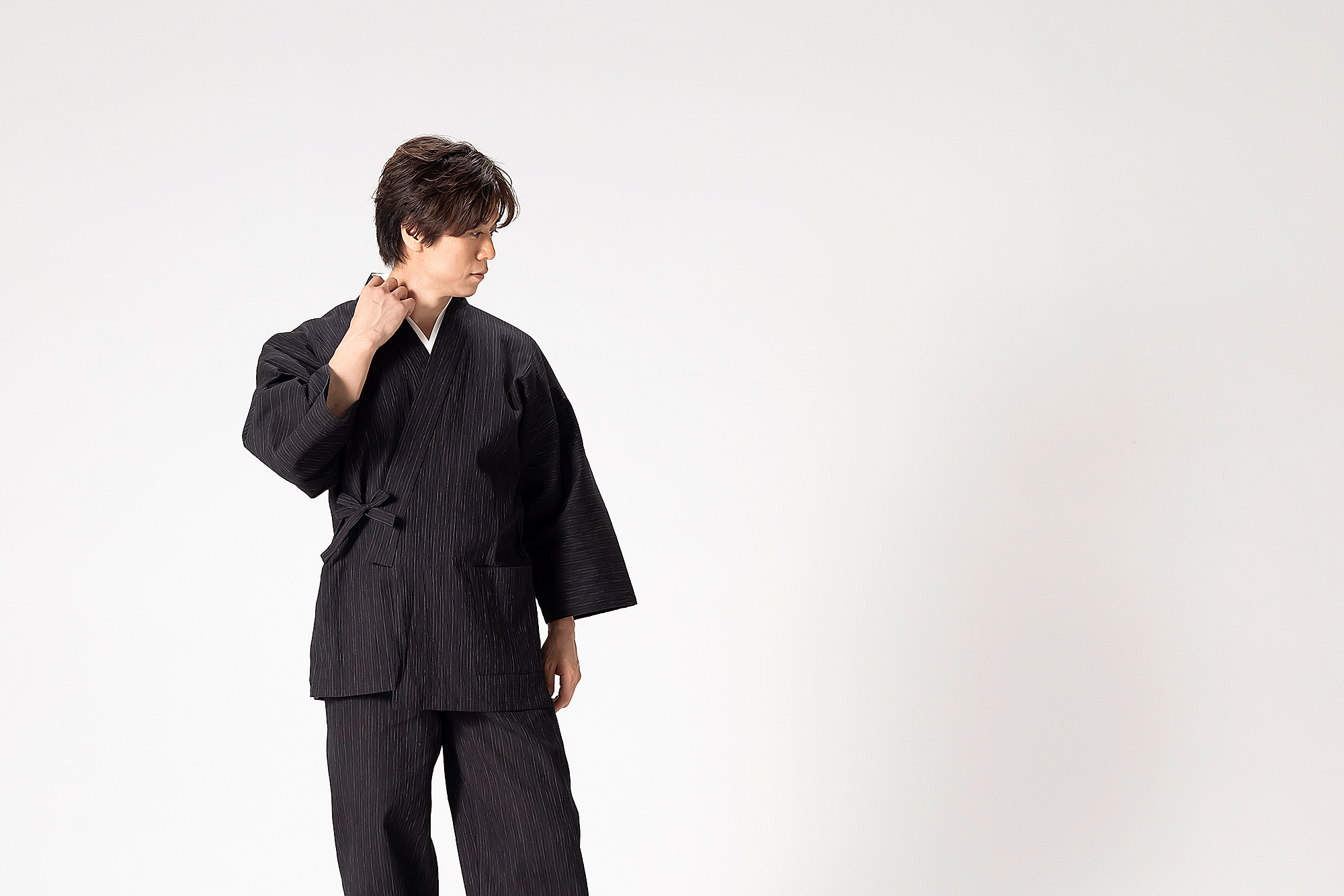 近江ちぢみ絣織作務衣（かすりおりさむえ） No.2 黒 (M-LL