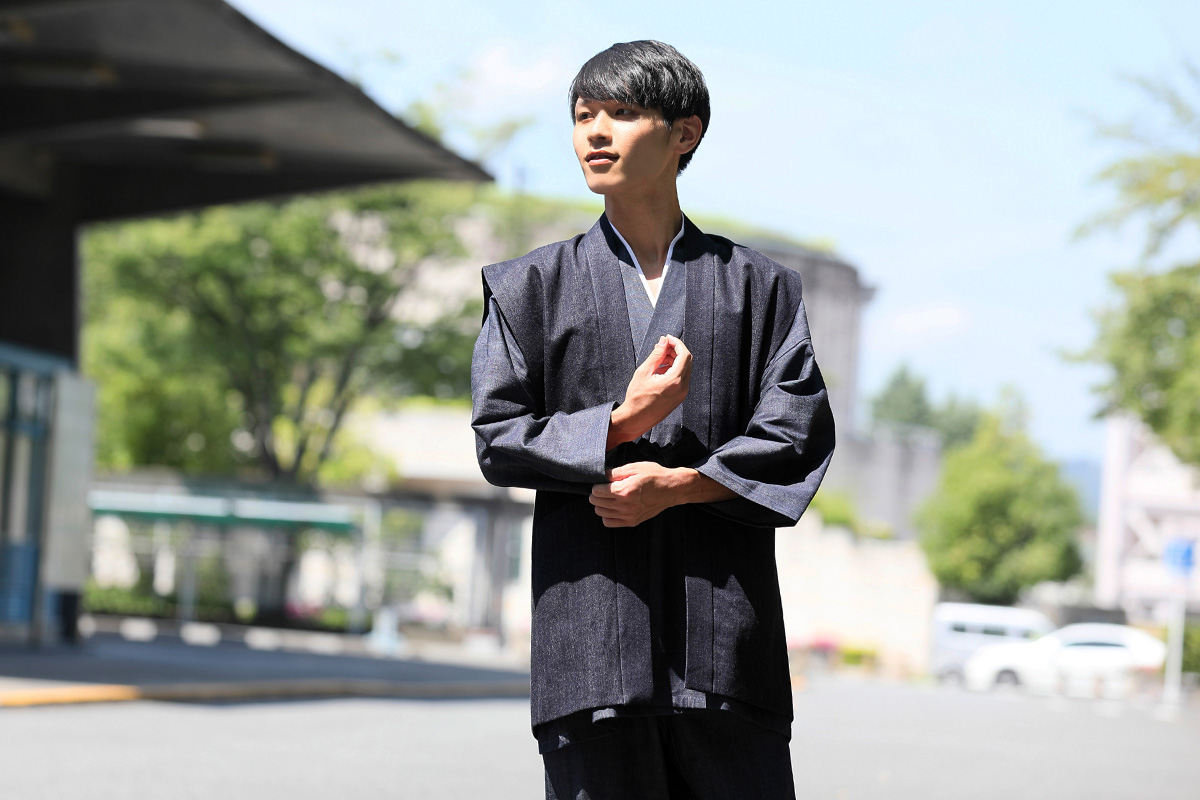 井原デニム着物 シルバー泊　バラ柄 反応染め サイズL 着物 井原デニム ゼブラ 裾模様 グレー モノトーン ストレッチ 単衣