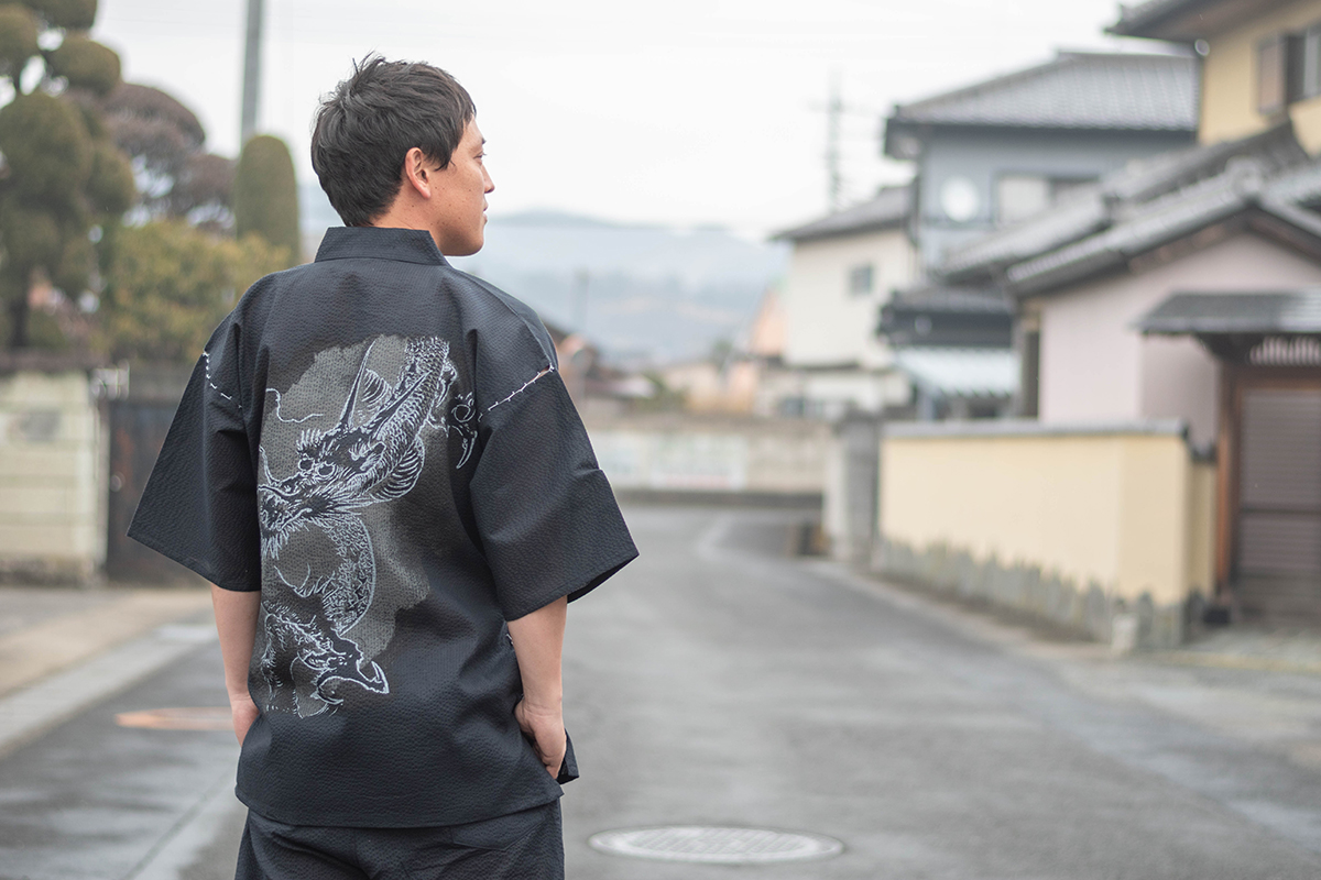水墨画甚平 （すいぼくがじんべい） No.2 黒/龍 | 作務衣・甚平通販 和粋庵