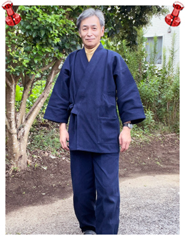 太刺子作務衣 ・ 濃紺 ・ Lサイズ  /  身長:173cm　体重:70kg  /  作務衣愛用者なら、持って置きたい一着。太刺子独特の手触り、肌触り重厚さが深い濃藍色とともに存分に楽しめますね。